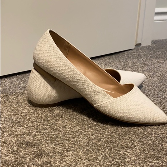 White slides - Picture 2 of 3